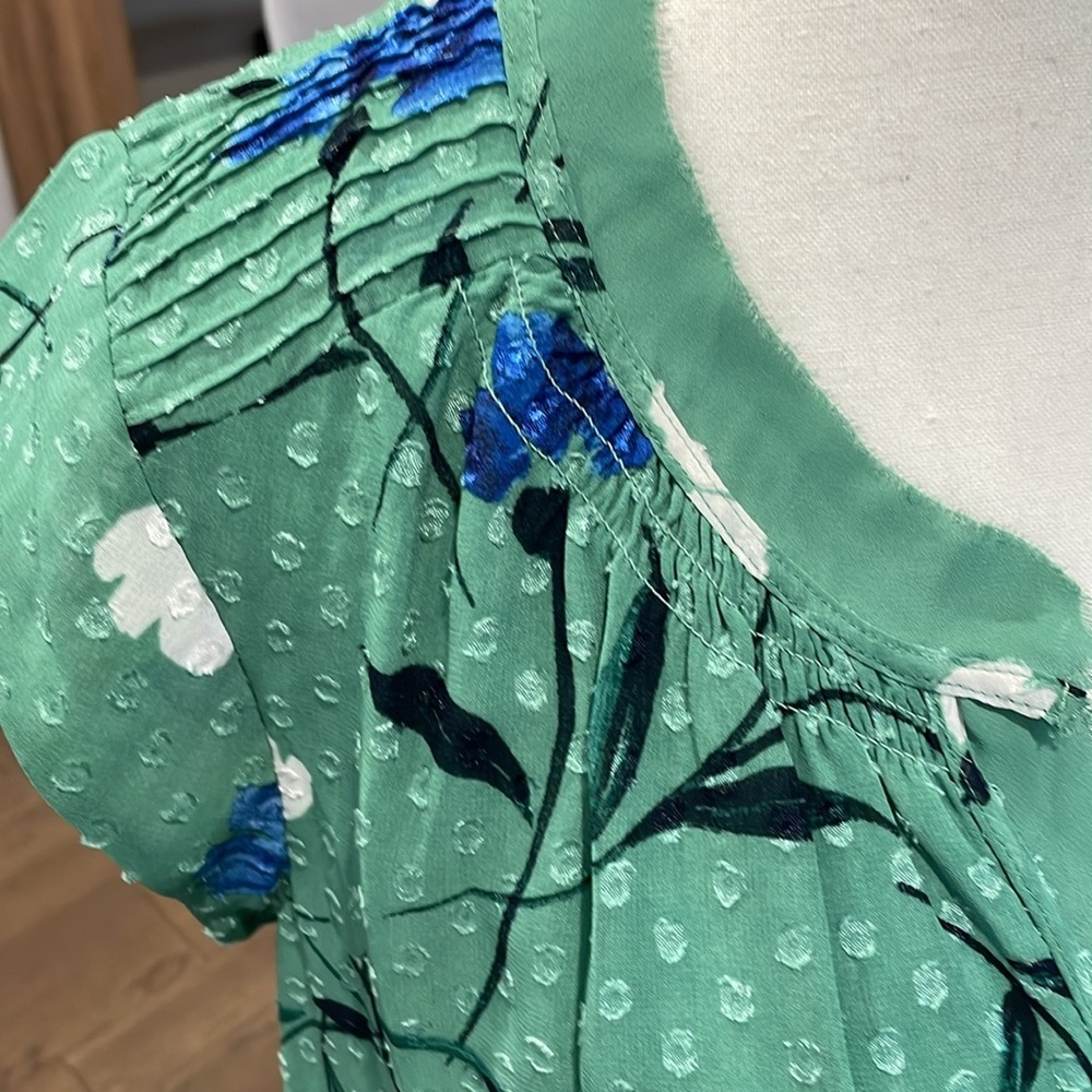 Daniel Rainn Floral Green Women's Top Small - Picture 3 of 9